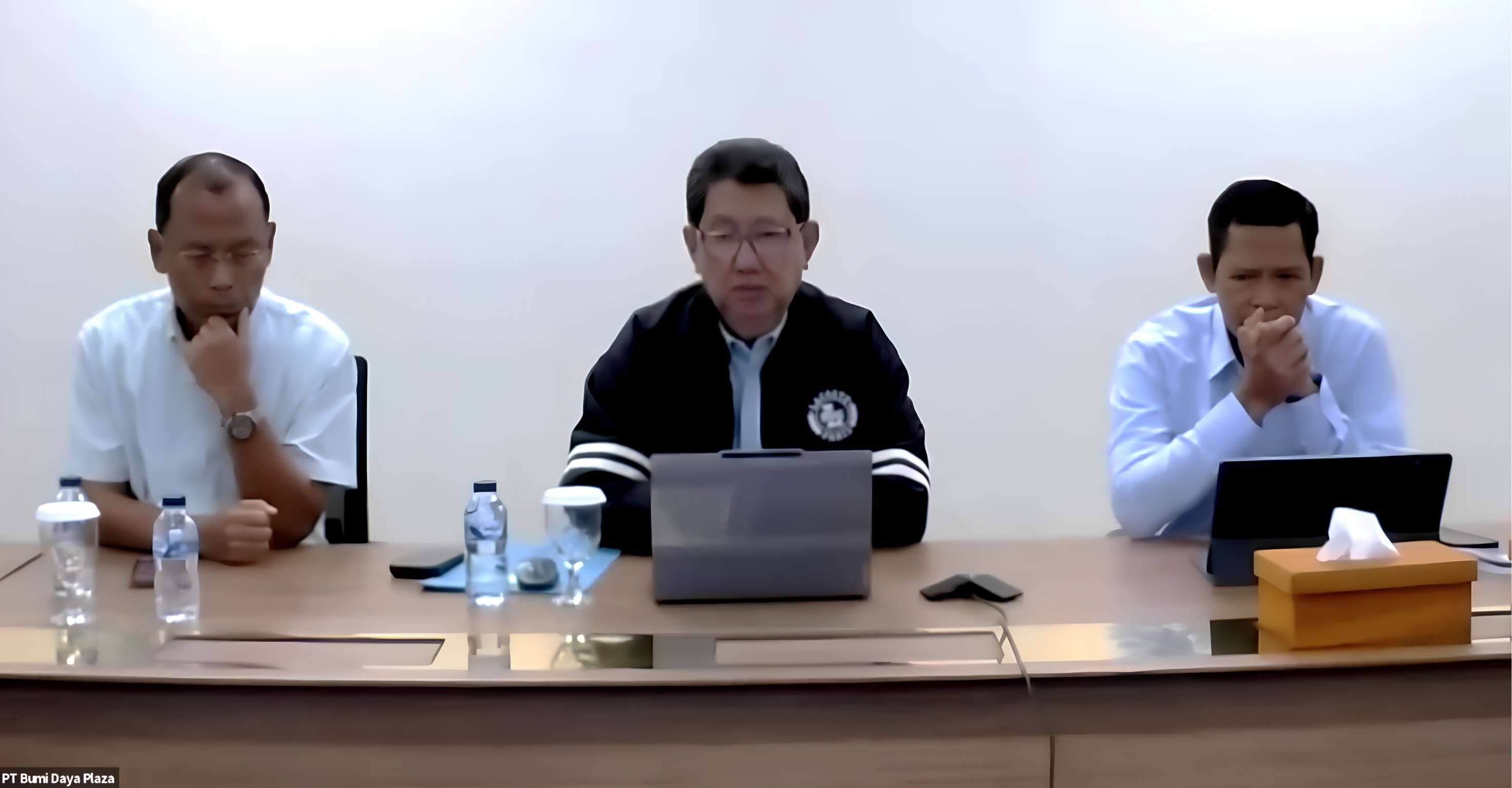 Direksi PT Bumi Daya Plaza menghadiri serah terima jabatan Branch Manager Cabang Makassar secara online. (dok. BDP)